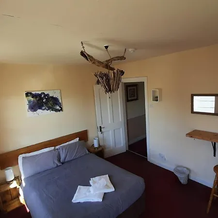 Surfnstay Strandhill Lodge, House & Surf * Sligo