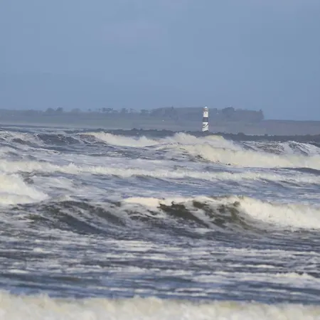 Surfnstay Strandhill Lodge, House & Surf * Sligo
