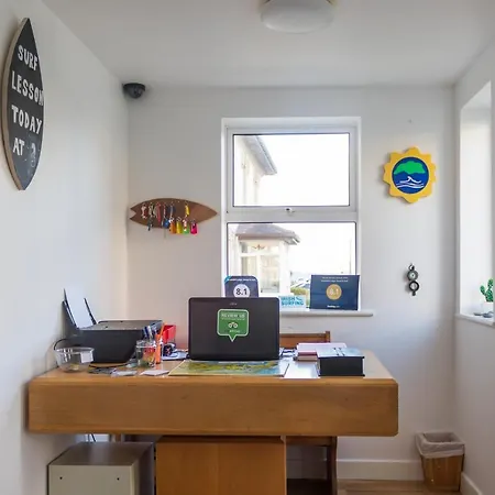 Surfnstay Strandhill Lodge, House & Surf *