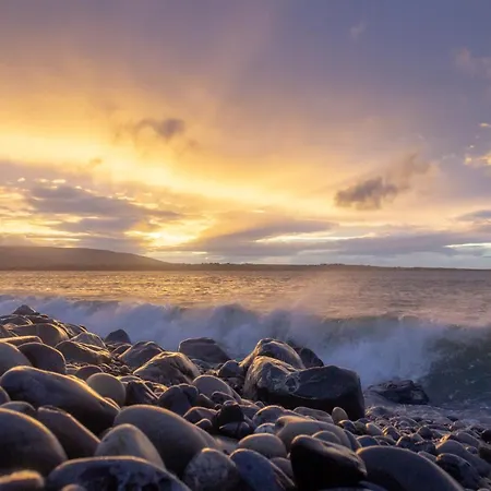 Surfnstay Strandhill Lodge, House & Surf